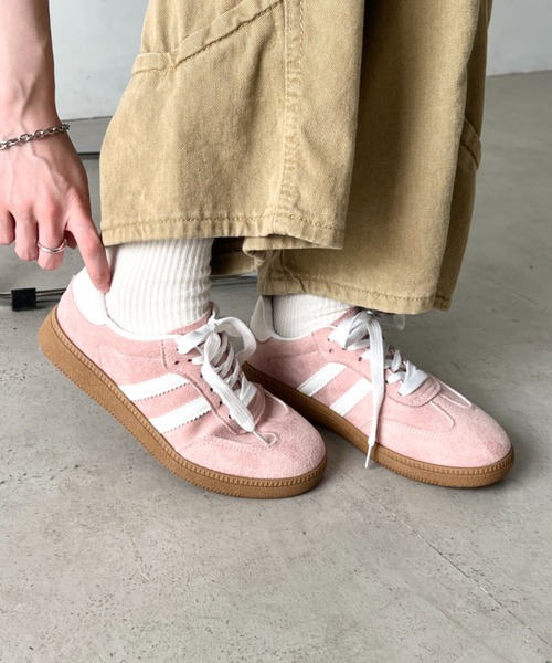 wears（ウェアーズ）の「６色展開 配色カジュアルダブルラインスニーカー（スニーカー・レディース・ホワイト/ライトグレー/ピンク/ブラウン/ブラック/ブルー・23.5cm/24.5cm）」の6枚目の写真