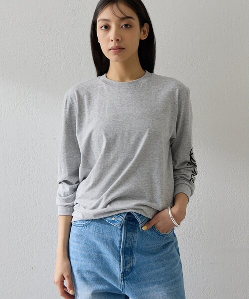 Whim Gazette(ウィムガゼット)の「スリーブロゴロングTシャツ(Tシャツ/カットソー・レディース・オフホワイト/ライトグレー・FREE)」の20枚目の写真