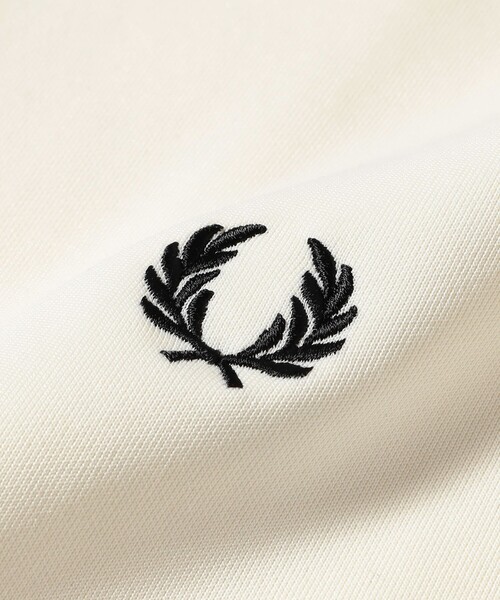 BEAMS（ビームス）の「【別注】FRED PERRY / トラックジャケット（ジャージ・メンズ・オフホワイト/チャコールグレー・SMALL/MEDIUM/LARGE/X-LARGE）」の8枚目の写真