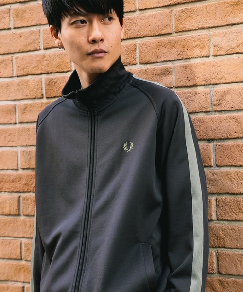 BEAMS（ビームス）の「【別注】FRED PERRY / トラックジャケット（ジャージ・メンズ・オフホワイト/チャコールグレー・SMALL/MEDIUM/LARGE/X-LARGE）」の16枚目の写真