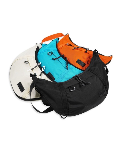 GOODSPEED equipment(グットスピードイクイップメント)の「Banana Bag(ボディバッグ/ウエストポーチ・メンズ・オレンジ/ブラック/オフホワイト・ONE SIZE)」の4枚目の写真