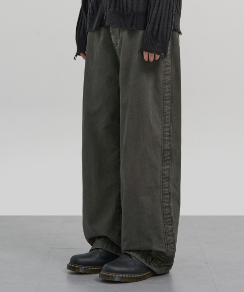 EXCONTAINER(エックスコンテナ)の「サイドラインワイドパンツ (スレートカーキ)(その他パンツ・メンズ・その他・SMALL/MEDIUM/LARGE/X-LARGE)」の1枚目の写真