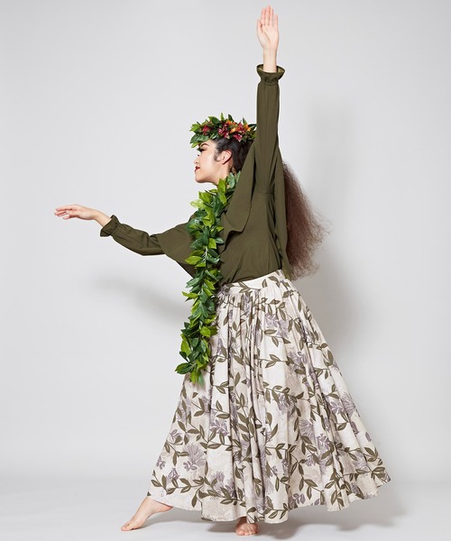 Maunaloa(マウナロア)の「【Maunaloa】ワイドフリルシャーリングブラウス 長袖(シャツ/ブラウス・レディース・カーキ/ブラック/ブルー/ダークブラウン/ホワイト・L/M/S/XS)」の22枚目の写真