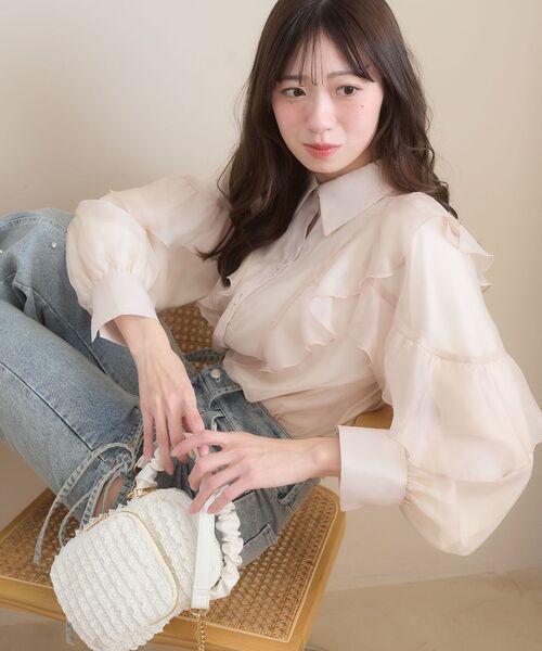 MAJESTIC LEGON（マジェスティックレゴン）の「襟付きエアリーフリルブラウス（シャツ/ブラウス・レディース・グレー系その他/ピンク/ベージュ系その他2/アイボリー・MEDIUM）」の4枚目の写真