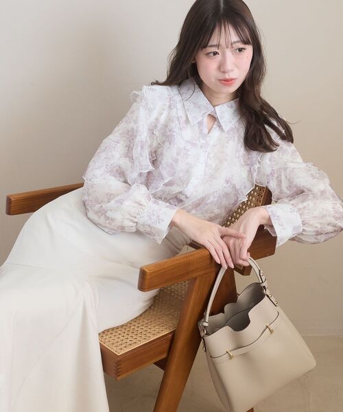 MAJESTIC LEGON（マジェスティックレゴン）の「襟付きエアリーフリルブラウス（シャツ/ブラウス・レディース・グレー系その他/ピンク/ベージュ系その他2/アイボリー・MEDIUM）」の16枚目の写真