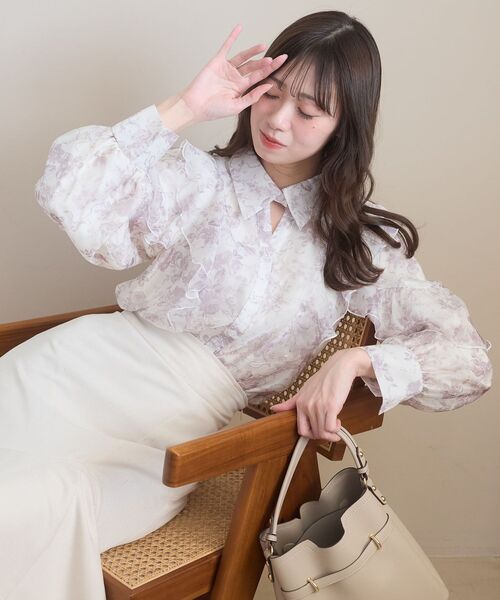 MAJESTIC LEGON（マジェスティックレゴン）の「襟付きエアリーフリルブラウス（シャツ/ブラウス・レディース・グレー系その他/ピンク/ベージュ系その他2/アイボリー・MEDIUM）」の17枚目の写真