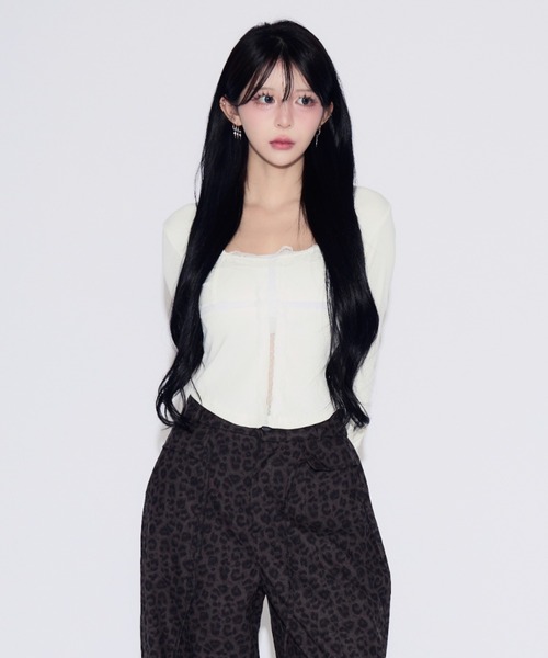 tinkerend(ティンカーエンド)の「Cross Whisper Lace Top / クロスウィスパーレーストップ(Tシャツ/カットソー・レディース・ブラック/ホワイト・FREE)」の5枚目の写真