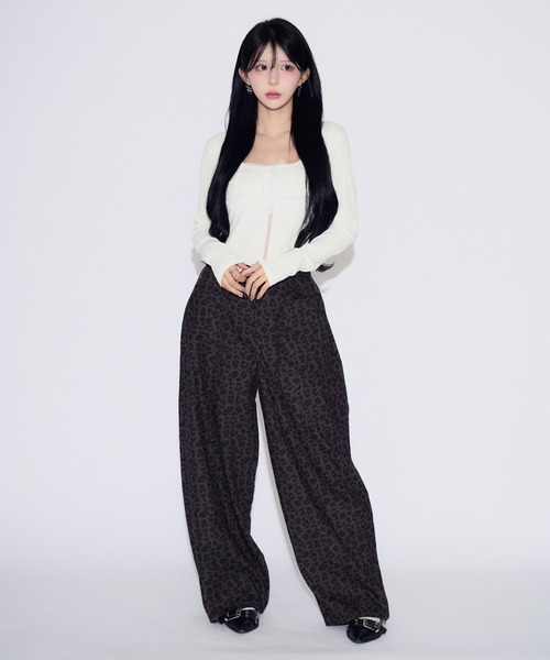 tinkerend(ティンカーエンド)の「Cross Whisper Lace Top / クロスウィスパーレーストップ(Tシャツ/カットソー・レディース・ブラック/ホワイト・FREE)」の8枚目の写真