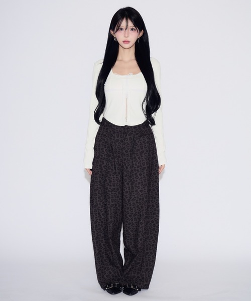 tinkerend(ティンカーエンド)の「Cross Whisper Lace Top / クロスウィスパーレーストップ(Tシャツ/カットソー・レディース・ブラック/ホワイト・FREE)」の7枚目の写真