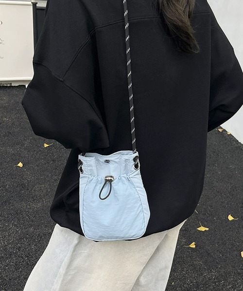 c.u.l(シーユーエル)の「軽量 ナイロン サコッシュ スマホバッグ ショルダーバッグ cula1421(ショルダーバッグ・レディース・カーキ/ブルー/ベージュ/アイボリー/ピンク/ブラック・FREE)」の5枚目の写真