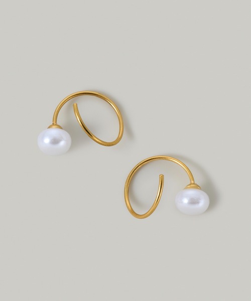 Jolie Toujours(ジョリトゥジュール)の「【汗や水に強い】〈ステンレス〉淡水パールダブルサークルピアス(ピアス(両耳用)・レディース・ゴールド/シルバー・FREE)」の5枚目の写真