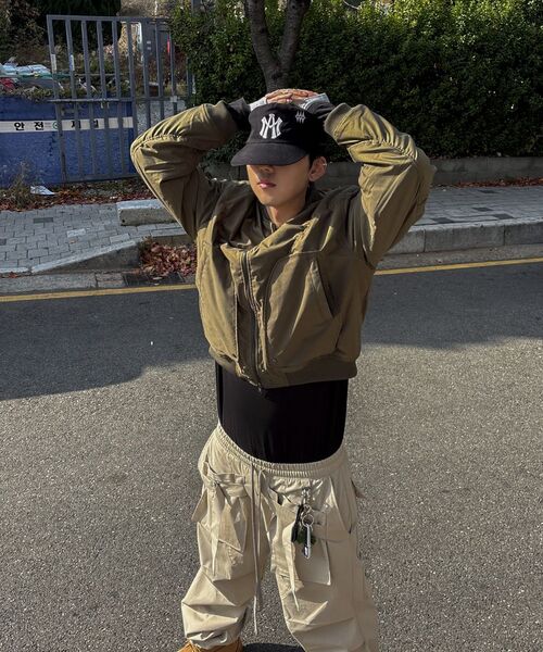 IDWS(アイドンワナセル)の「Circle Shirring Logo Ma-1 Khaki(ブルゾン・レディース・その他・0/2/1)」の11枚目の写真