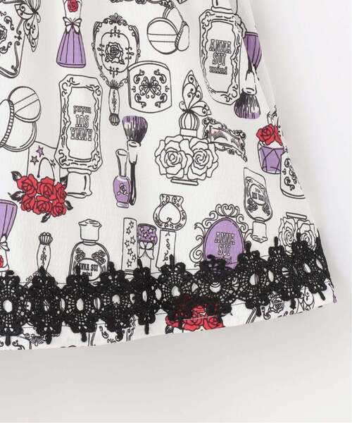 ANNA SUI mini(アナスイ・ミニ)の「主役級コスメ柄ワンピース【接触冷感・吸水速乾・UVカット】(ワンピース・キッズ・ホワイト・130cm/120cm/160cm/150cm/140cm)」の9枚目の写真