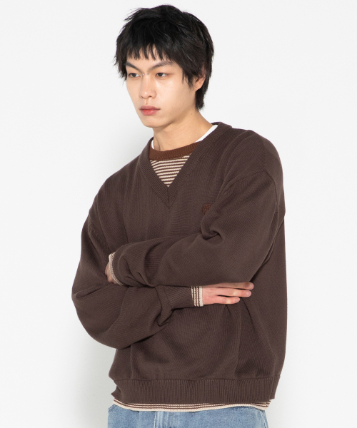 XTONZ(エクストーンズ)の「XTK180 ストライプレイヤードVネックプルオーバーニット (ブラウン)(ニット/セーター・レディース・その他・MEDIUM/LARGE)」の1枚目の写真