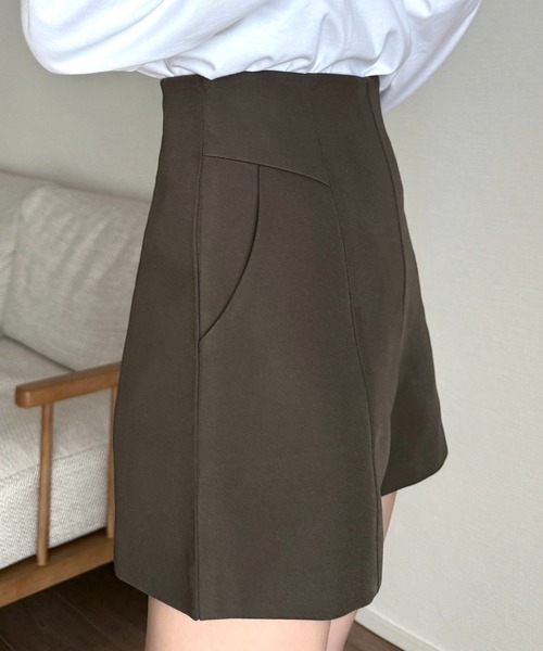Cham.(チャム)の「シンプルショートパンツ(その他パンツ・レディース・ブラウン/ブラック・M/L)」の4枚目の写真