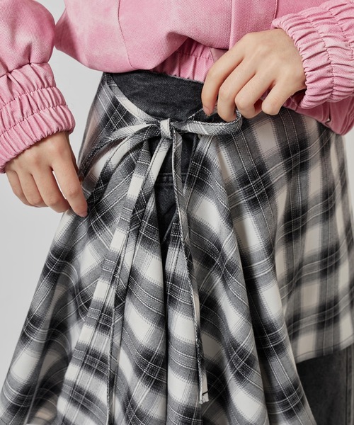 atmos pink(アトモスピンク)の「atmos pink Plaid Wrap Skirt / アトモス ピンク プレァド ラップ スカート(スカート・レディース・ピンク/ブラック・FREE)」の4枚目の写真