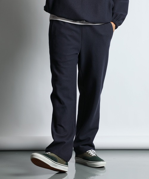 The DUFFER of ST.GEORGE(ザダファーオブセントジョージ)の「KNIT-LIKE RUSSELL EASY STRAIGHT PANTS:セットアップ対応 ニットライク ラッセル イージー ストレートパンツ(スウェットパンツ・メンズ・ネイビー/ライトブルー・X-LARGE/LARGE/MEDIUM/SMALL)」の2枚目の写真