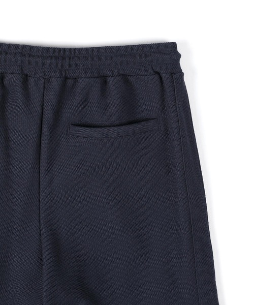 The DUFFER of ST.GEORGE(ザダファーオブセントジョージ)の「KNIT-LIKE RUSSELL EASY STRAIGHT PANTS:セットアップ対応 ニットライク ラッセル イージー ストレートパンツ(スウェットパンツ・メンズ・ネイビー/ライトブルー・X-LARGE/LARGE/MEDIUM/SMALL)」の14枚目の写真