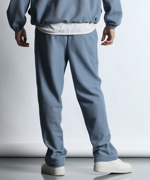 The DUFFER of ST.GEORGE(ザダファーオブセントジョージ)の「KNIT-LIKE RUSSELL EASY STRAIGHT PANTS:セットアップ対応 ニットライク ラッセル イージー ストレートパンツ(スウェットパンツ・メンズ・ネイビー/ライトブルー・X-LARGE/LARGE/MEDIUM/SMALL)」の8枚目の写真