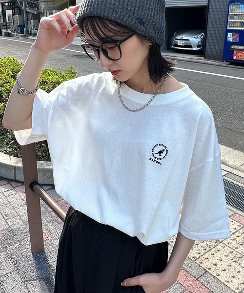 KANGOL（カンゴール）の「【KANGOL/カンゴール】別注 ワンポイント刺繍 半袖Tシャツ（Tシャツ/カットソー・メンズ・ベージュ/ホワイト系1/ホワイト系その他2/ブラック/グレー系その他/グレー系その他2/グレー/グリーン系1/ベージュ系1/ライトグレー系1/ブラック系1/グレー系1/ネイビー系1/グリーン/ライトグレー/ホワイト系その他/ホワイト/ネイビー・XL/L/M/S）」の5枚目の写真
