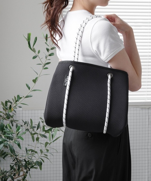 Willow Bay(ウィローベイ)の「【Willow Bay】ウィローベイ DAYDREAMER WITH ZIP CLOSURE MINI トートバッグ(トートバッグ・レディース・ラベンダー/ブラック系1/ブラウン/ピンク/ブラック系2/グレー・FREE)」の2枚目の写真