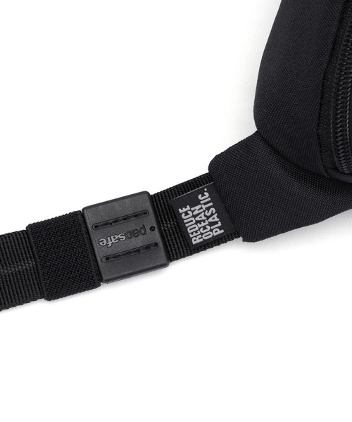 pacsafe(パックセーフ)の「pacsafe/パックセーフ GO Micro Sling/マイクロスリング(ボディバッグ/ウエストポーチ・メンズ・グレー/ブラック・FREE)」の10枚目の写真