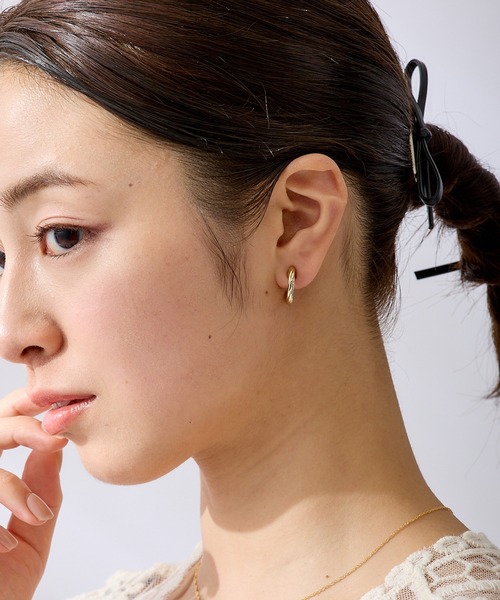 CALIN STANDARD(カリンスタンダード)の「◆金属アレルギー対応◆◆made in japan◆【痛くない】【落ちにくい】【ストレスフリーな着け心地】ツイスト グランループフィットイヤリング(イヤリング・レディース・ゴールド/シルバー・FREE)」の3枚目の写真