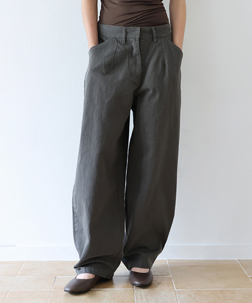 M.M.M(KR)(エムエムエム)の「コットンカーブドチノパンツ_グレー(その他パンツ・レディース・その他・SMALL/MEDIUM/LARGE)」の1枚目の写真