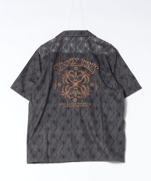 Kahiko（カヒコ）の「【Kahiko】SURF＆Palms アンダーセンMEN'S開襟シャツ（シャツ/ブラウス・メンズ・ベージュ/チャコール/ブルー・FREE）」の2枚目の写真