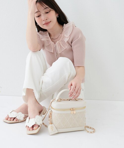 natural couture(ナチュラルクチュール)の「〈MARY QUANTコラボ〉デイジーモチーフサンダル(サンダル・レディース・ベージュ/レッド/ブラック・MEDIUM/LARGE)」の13枚目の写真