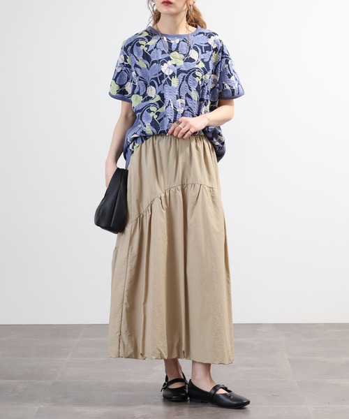 BRODIAEA(ブローディア)の「BRODIAEA 塩縮加工ボタニカル柄カットソー 日本製(Tシャツ/カットソー・レディース・サックスブルー・40)」の7枚目の写真