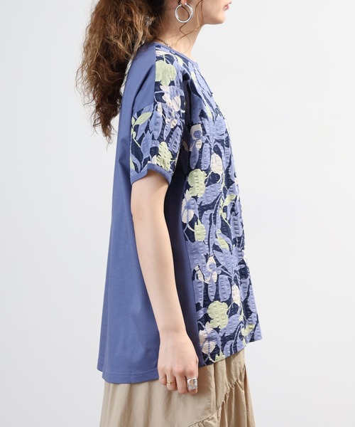 BRODIAEA(ブローディア)の「BRODIAEA 塩縮加工ボタニカル柄カットソー 日本製(Tシャツ/カットソー・レディース・サックスブルー・40)」の5枚目の写真