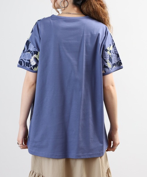 BRODIAEA(ブローディア)の「BRODIAEA 塩縮加工ボタニカル柄カットソー 日本製(Tシャツ/カットソー・レディース・サックスブルー・40)」の4枚目の写真
