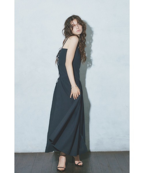 Meline M(メリンエム)の「Serena Back Tie One-piece セレナ バックタイワンピース(ワンピース・レディース・ブラック/コーラルピンク・FREE)」の4枚目の写真