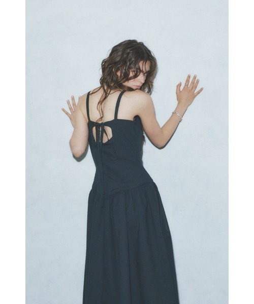 Meline M(メリンエム)の「Serena Back Tie One-piece セレナ バックタイワンピース(ワンピース・レディース・ブラック/コーラルピンク・FREE)」の7枚目の写真