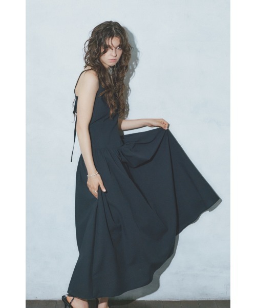 Meline M(メリンエム)の「Serena Back Tie One-piece セレナ バックタイワンピース(ワンピース・レディース・ブラック/コーラルピンク・FREE)」の19枚目の写真