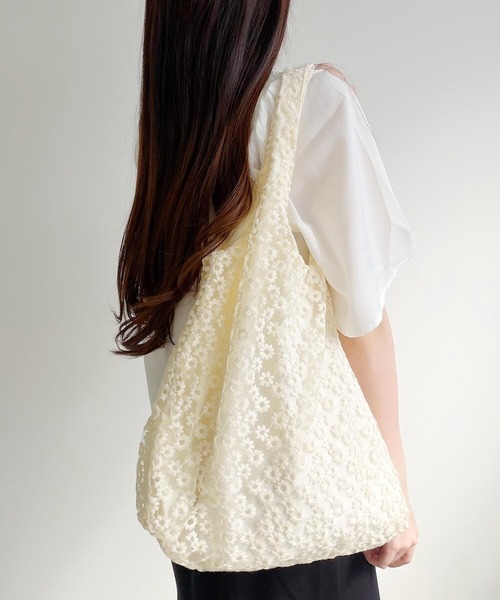 Nana(ナナ)の「フラワー刺繍シアートートバッグ(ショルダーバッグ・レディース・ベージュ系2/ベージュ系1・FREE)」の7枚目の写真