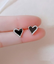 YU-KA:ハートミニピアス Heart Mini Earrings