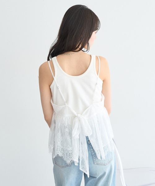 earth music&ecology（アースミュージックアンドエコロジー）の「フリンジレースバックリボンキャミ（キャミソール・レディース・オフホワイト/ブラック・FREE）」の5枚目の写真
