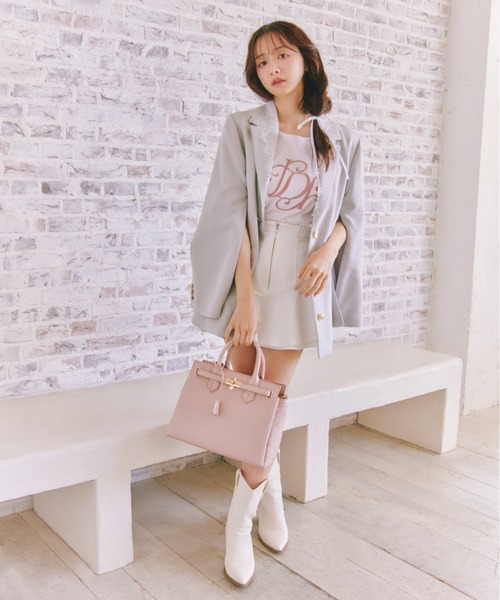 rienda(リエンダ)の「【森香澄さん着用】ベルトデザインカデナバッグ(ショルダーバッグ・レディース・ベージュ/ピンク/ブラック・FREE)」の8枚目の写真
