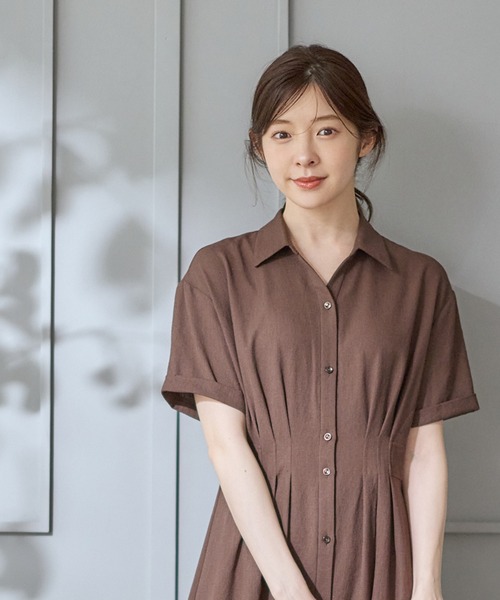 12Twelve Agenda(トゥエルブ アジェンダ)の「開襟ウエストタックシャツワンピース(ワンピース・レディース・ベージュ/チャコールグレー/ブラウン/ブルー・M)」の17枚目の写真