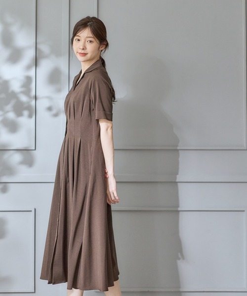 12Twelve Agenda(トゥエルブ アジェンダ)の「開襟ウエストタックシャツワンピース(ワンピース・レディース・ベージュ/チャコールグレー/ブラウン/ブルー・M)」の8枚目の写真