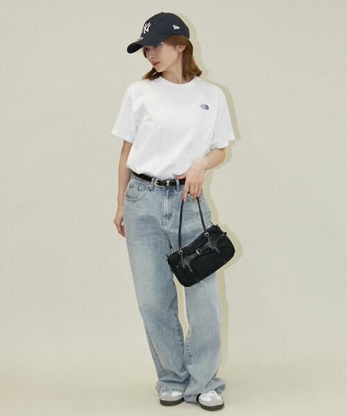 THE NORTH FACE(ザノースフェイス)の「THE NORTH FACE/ザ・ノース・フェイス Short Sleeve Bandana Square Logo Tee/ショートスリーブ バンダナ スクエア ロゴ Tシャツ(NTW32446) 限定展開(ニット/セーター・レディース・ブラック/オフホワイト・MEDIUM/SMALL/X-LARGE/LARGE)」の5枚目の写真