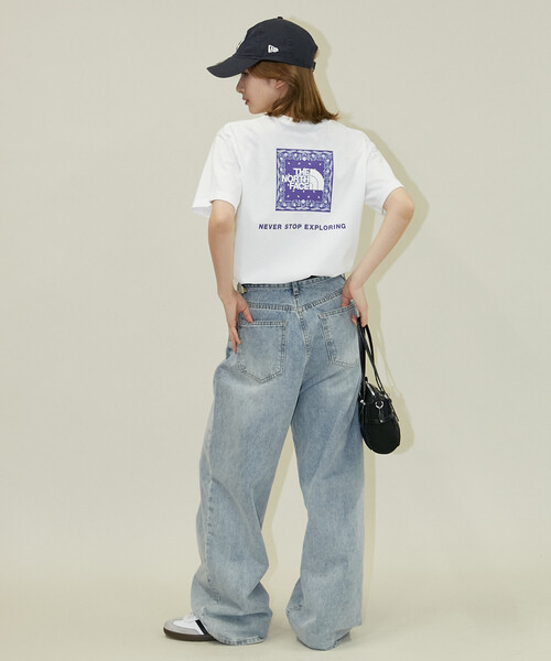 THE NORTH FACE(ザノースフェイス)の「THE NORTH FACE/ザ・ノース・フェイス Short Sleeve Bandana Square Logo Tee/ショートスリーブ バンダナ スクエア ロゴ Tシャツ(NTW32446) 限定展開(ニット/セーター・レディース・ブラック/オフホワイト・MEDIUM/SMALL/X-LARGE/LARGE)」の6枚目の写真