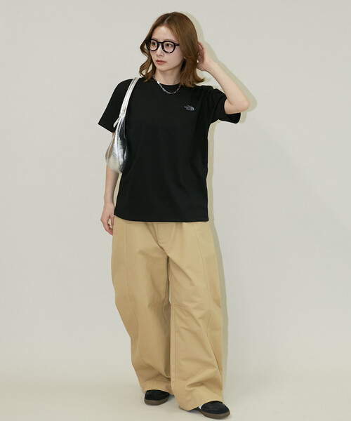 THE NORTH FACE(ザノースフェイス)の「THE NORTH FACE/ザ・ノース・フェイス Short Sleeve Bandana Square Logo Tee/ショートスリーブ バンダナ スクエア ロゴ Tシャツ(NTW32446) 限定展開(ニット/セーター・レディース・ブラック/オフホワイト・MEDIUM/SMALL/X-LARGE/LARGE)」の14枚目の写真