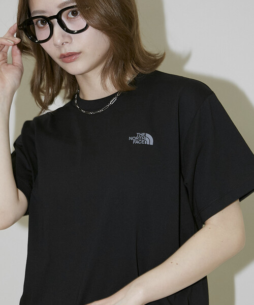 THE NORTH FACE(ザノースフェイス)の「THE NORTH FACE/ザ・ノース・フェイス Short Sleeve Bandana Square Logo Tee/ショートスリーブ バンダナ スクエア ロゴ Tシャツ(NTW32446) 限定展開(ニット/セーター・レディース・ブラック/オフホワイト・MEDIUM/SMALL/X-LARGE/LARGE)」の16枚目の写真