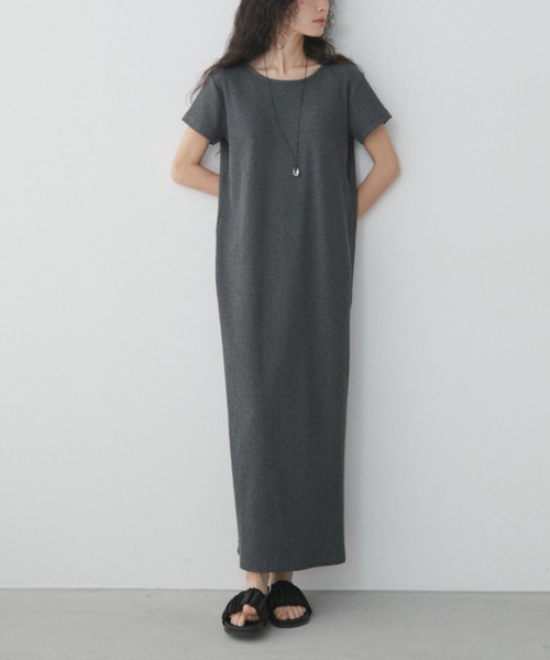 Aunt Marie's(アントマリーズ)の「カップ付きバックオープンリブワンピース(ワンピース・レディース・チャコールグレー/ブラック・FREE/MT)」の18枚目の写真