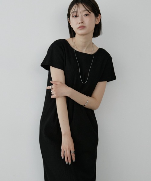 Aunt Marie's(アントマリーズ)の「カップ付きバックオープンリブワンピース(ワンピース・レディース・チャコールグレー/ブラック・FREE/MT)」の7枚目の写真