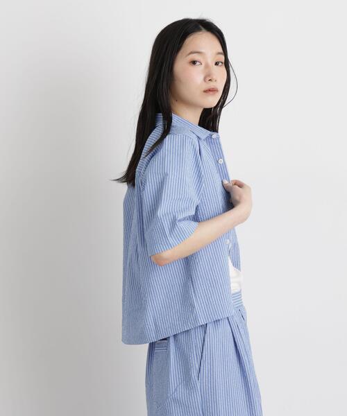 THOUSAND MILE（サウザンドマイル）の「THOUSAND MILE/SEERSUCKER STRIPE SHIRT(セットアップ可)（シャツ/ブラウス・レディース・ライトブルー・FREE）」の4枚目の写真