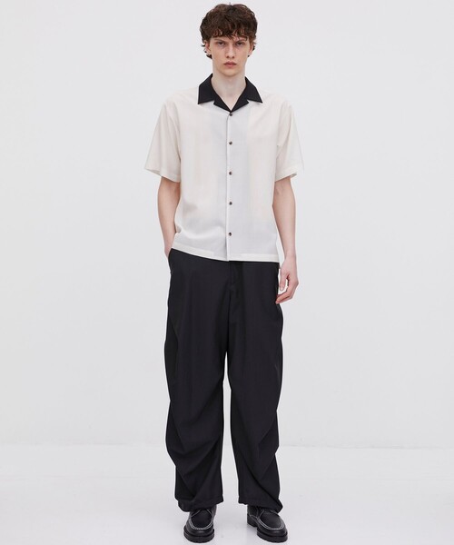 UNITED TOKYO(ユナイテッドトウキョウ)の「【湿気対策】SUMMER WOOL CUPRA ワイドパラシュートパンツ |防シワ/接触冷感/吸湿性/軽量/通気性/べた付き防止(その他パンツ・メンズ・ダークグレー/ブラウン・2/1)」の3枚目の写真